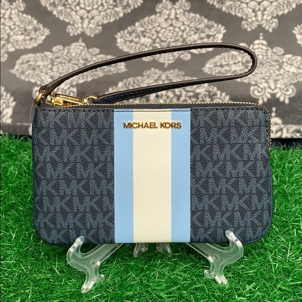 Michael Kors Jet Set Travel Large Top Zip Wristlet - Picture 2 of 16